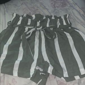size medium cute and comfy dressy shorts